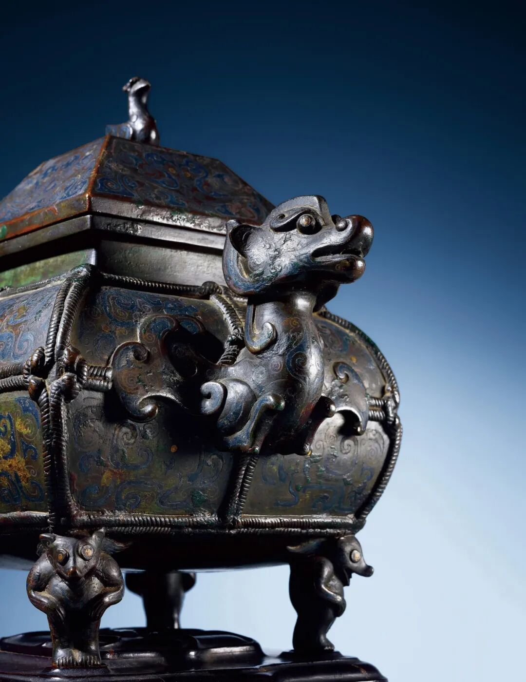 宋 铜错金错银凤首方盉壶