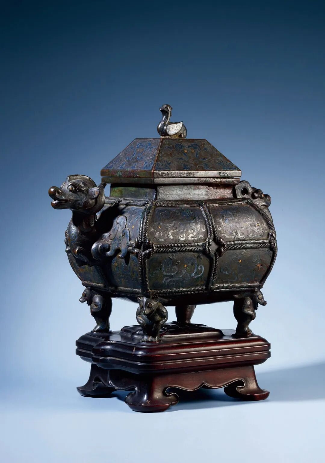 宋 铜错金错银凤首方盉壶