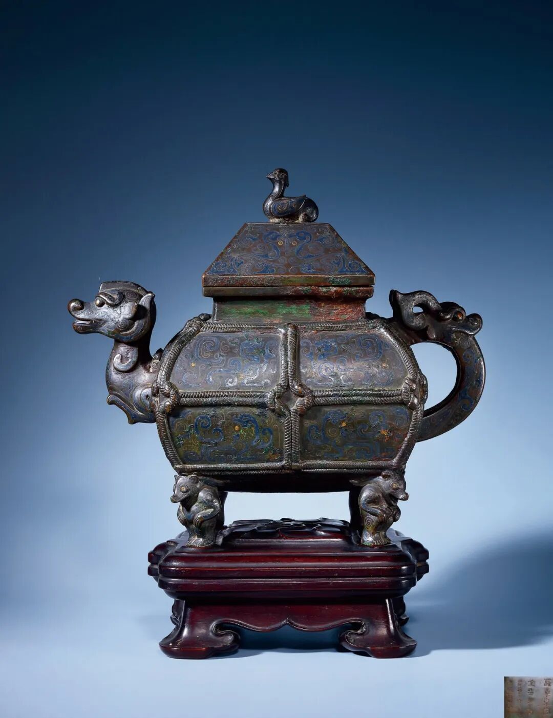 宋 铜错金错银凤首方盉壶