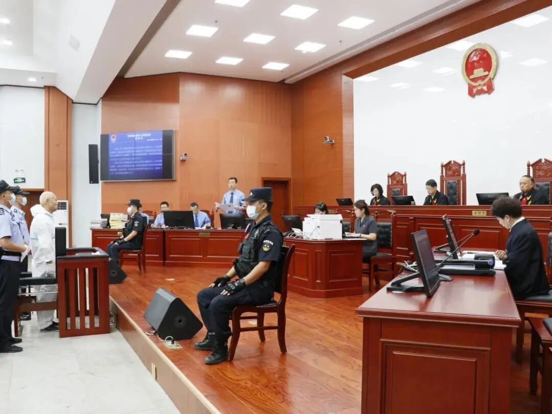 被控受贿1256万余元兰州市人大常委会原副主任席飞跃受贿案一审开庭