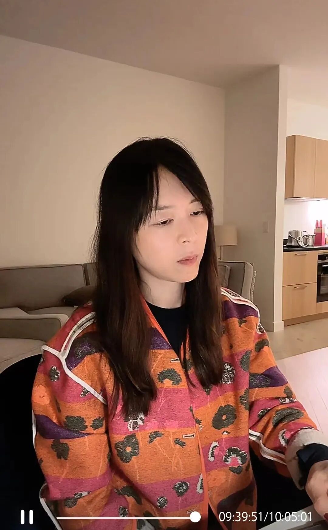 冲上热搜！知名女星开直播一句话不说，网友：被她卷到了