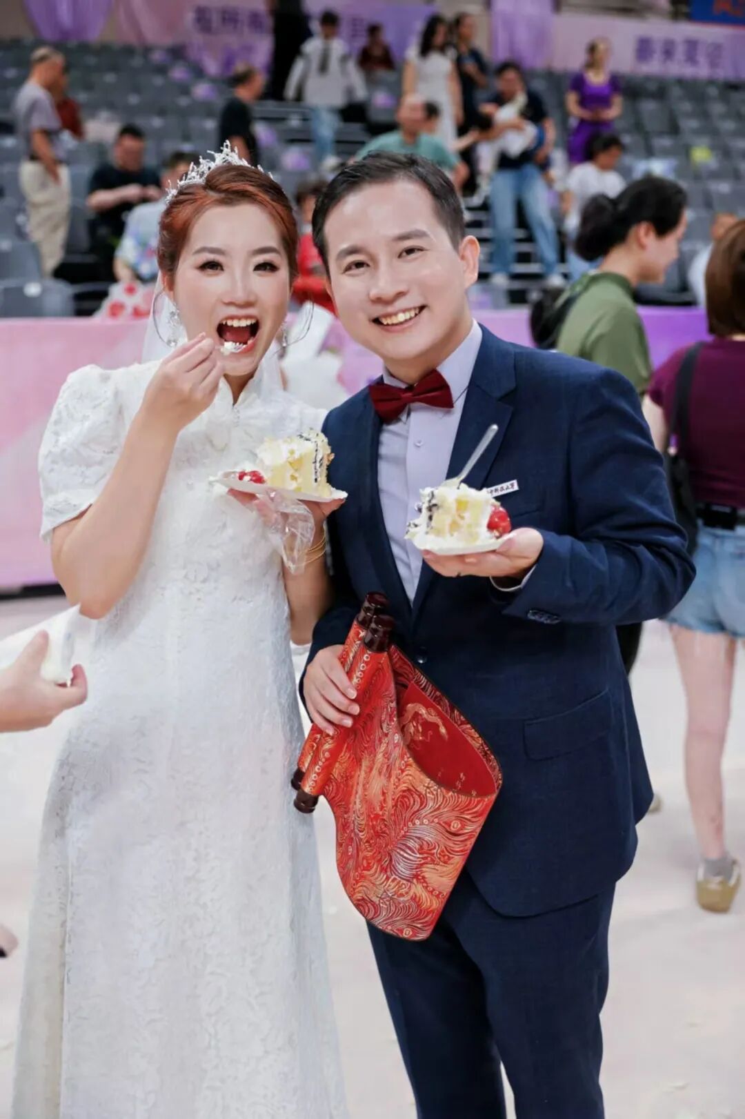 华科大73对新人集体成婚