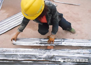 基础底板施工缝的两种做法：钢丝网和快易收口网，你们用哪种？的图16