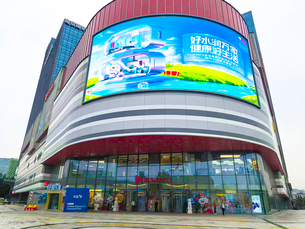 只卖电器 已经留不住顾客了