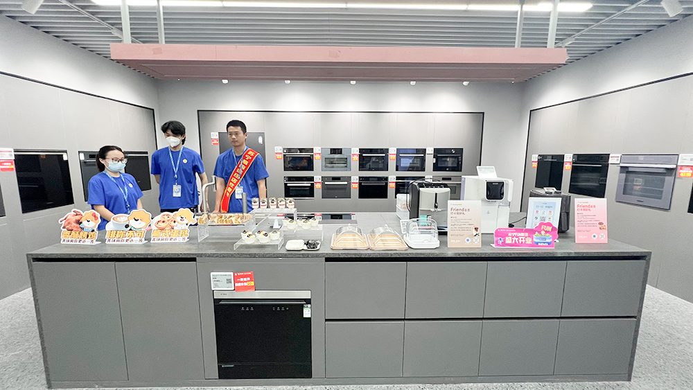 只卖电器 已经留不住顾客了