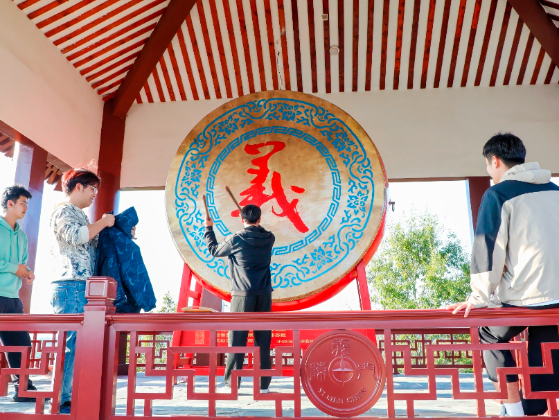 打鼓.jpg