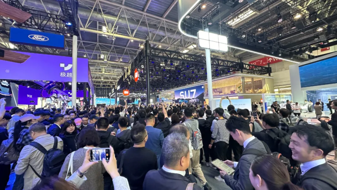 人流爆棚！热度空前！时隔4年北京车展重启