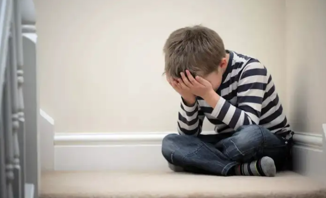 儿童站立架怎么安装【健康科普】特殊儿童行为问题及处理，康复医学给您支招_https://www.jmylbn.com_新闻资讯_第7张