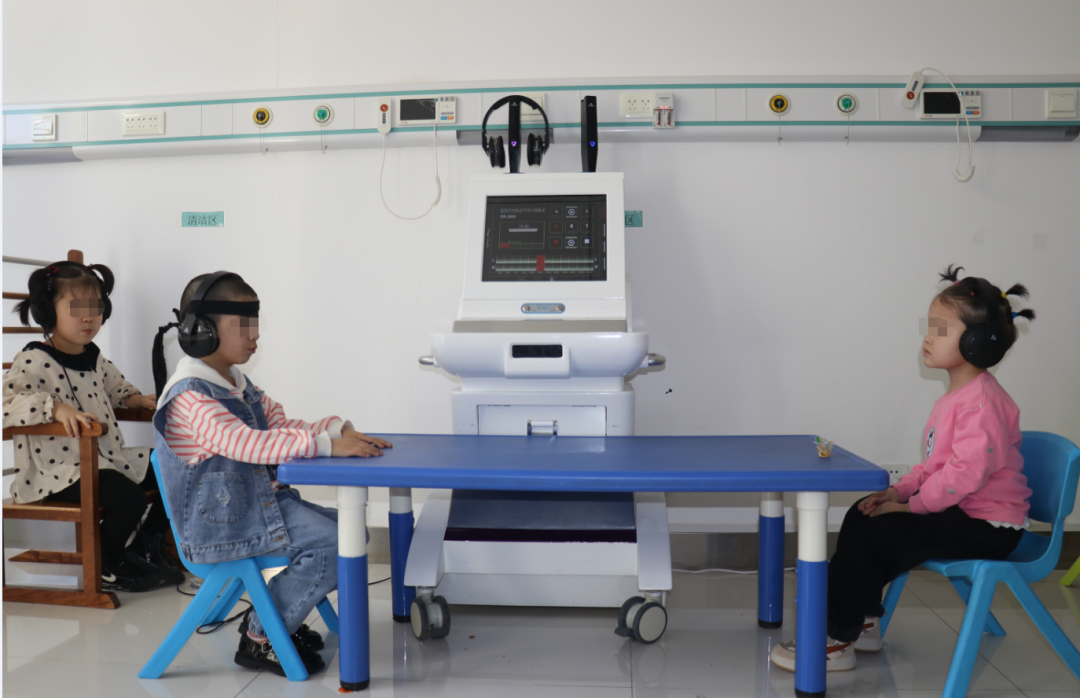 听统训练是什么带着耳机做训练？听觉统合训练“听”出孤独症儿童康复新途径_https://www.jmylbn.com_新闻资讯_第3张