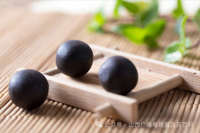 头汗多如雨，多是一虚和两毒，教你一招快速止汗