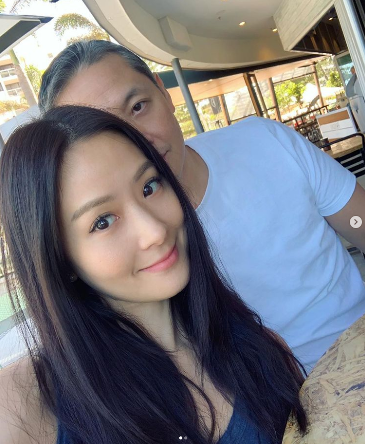 【名媛】43岁“台湾第一名媛”太冻龄，和豪门老公合照像父女，与女儿时尚街拍堪比姐妹（组图） - 45
