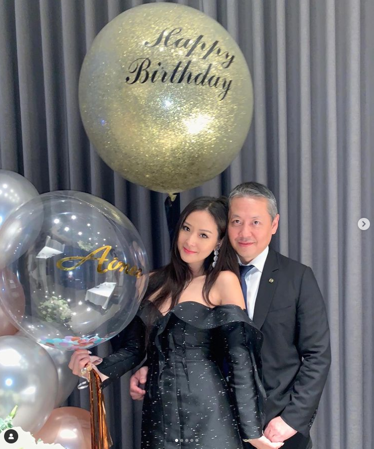 【名媛】43岁“台湾第一名媛”太冻龄，和豪门老公合照像父女，与女儿时尚街拍堪比姐妹（组图） - 25