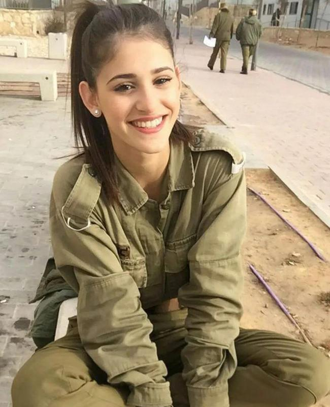 以色列女兵有多"xiong猛",网友:扫射我吧!我投降!-友友