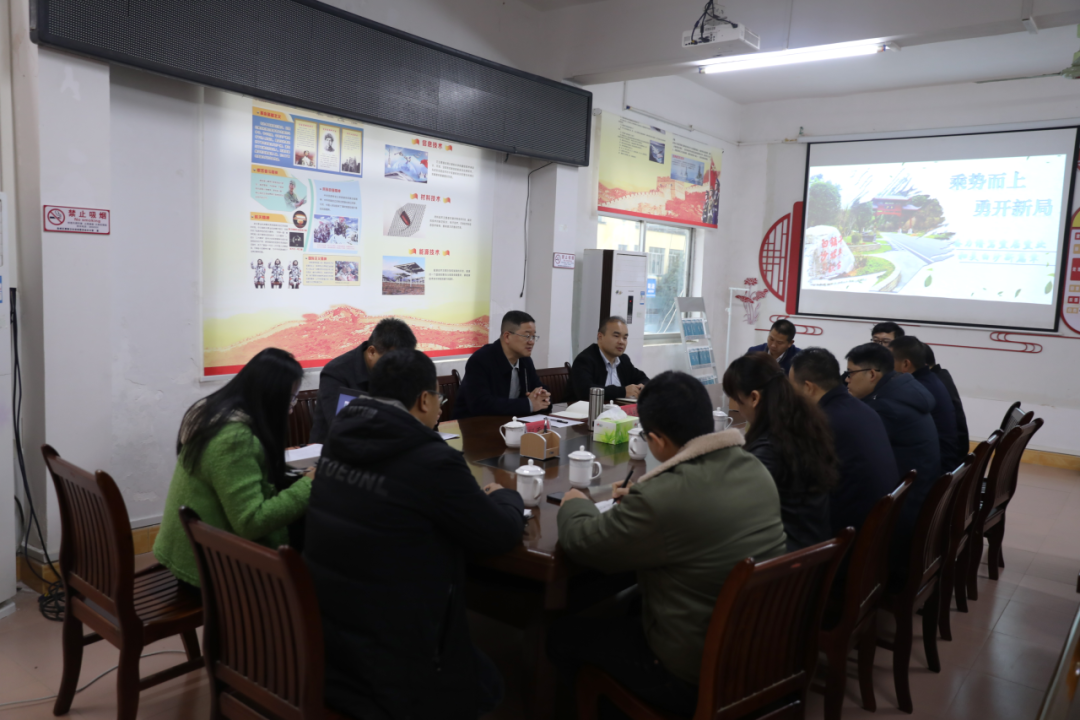 区委书记石小松到两镇慰问基层干部职工 - 鱼峰动态 - 广西柳州市鱼峰