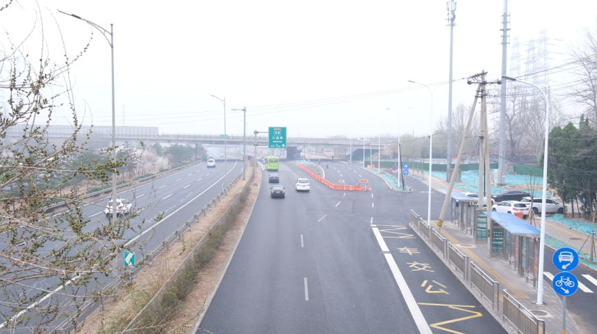 道路拓宽独立通行实探京藏高速北辅路改扩建工程