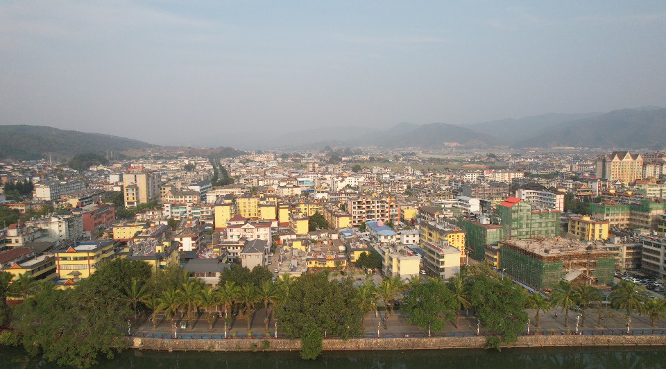 辉煌70年奋进新孟连医卫事业稳健发展全民共享健康福祉