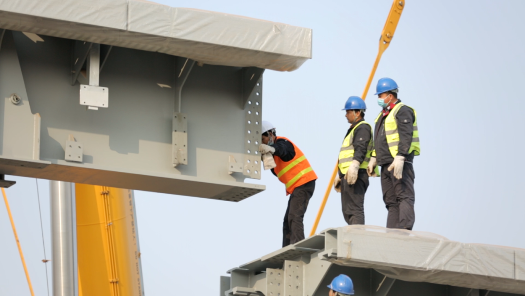 世界首组时速600公里高速磁浮道岔完成现场架设