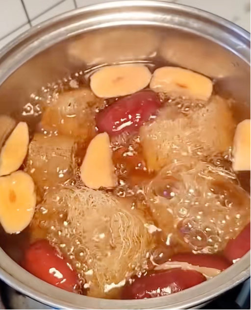 丝瓜络煮汤。图源网络