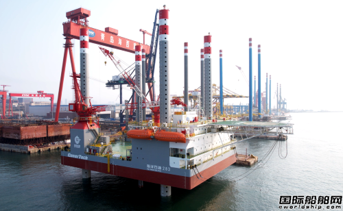 我国首座海上移动式多功能措施平台命名交付