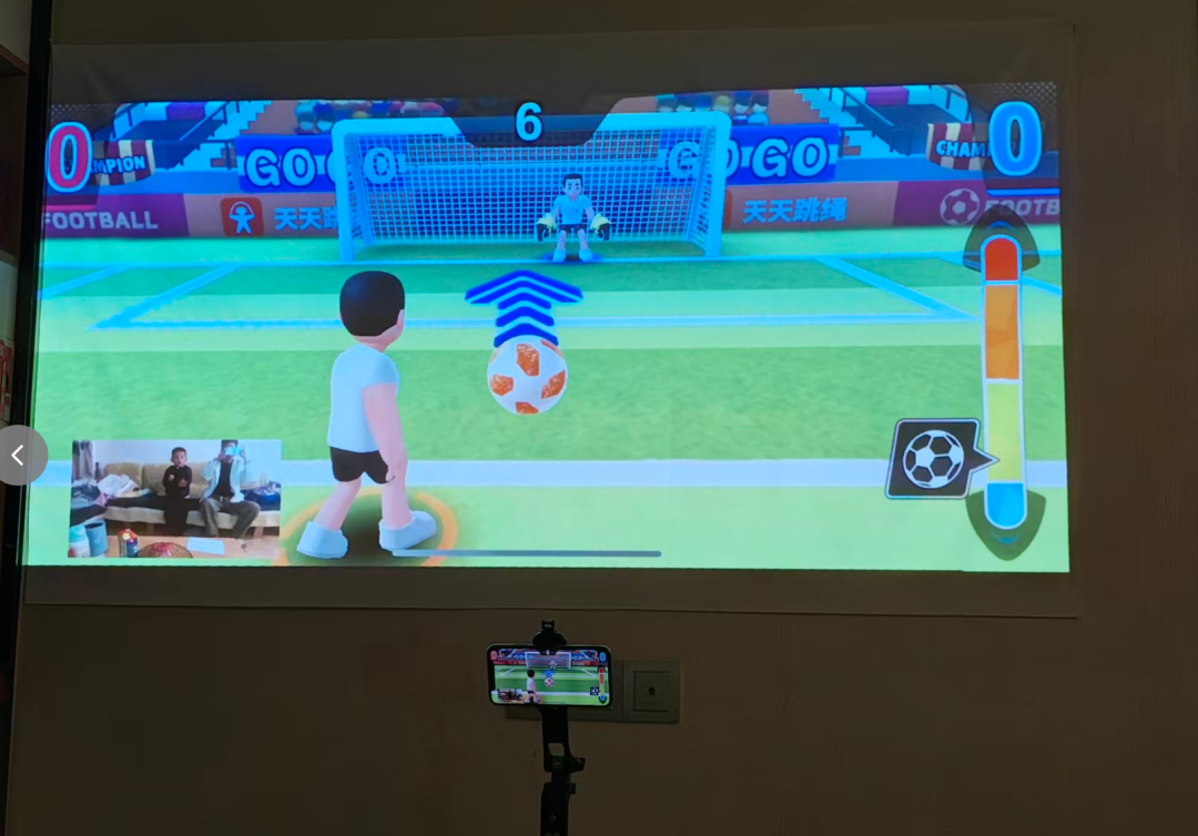 无需手柄，把电视改成=全家玩的体感游戏。