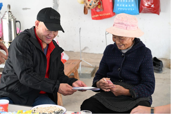香职新闻｜情系离休老干部 走访慰问暖桑榆——院校组织开展元旦、春节前夕走访慰问离退休老干部工作暨新春团拜会（一）(图13)