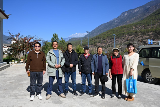 香职新闻｜情系离休老干部 走访慰问暖桑榆——院校组织开展元旦、春节前夕走访慰问离退休老干部工作暨新春团拜会（一）(图16)