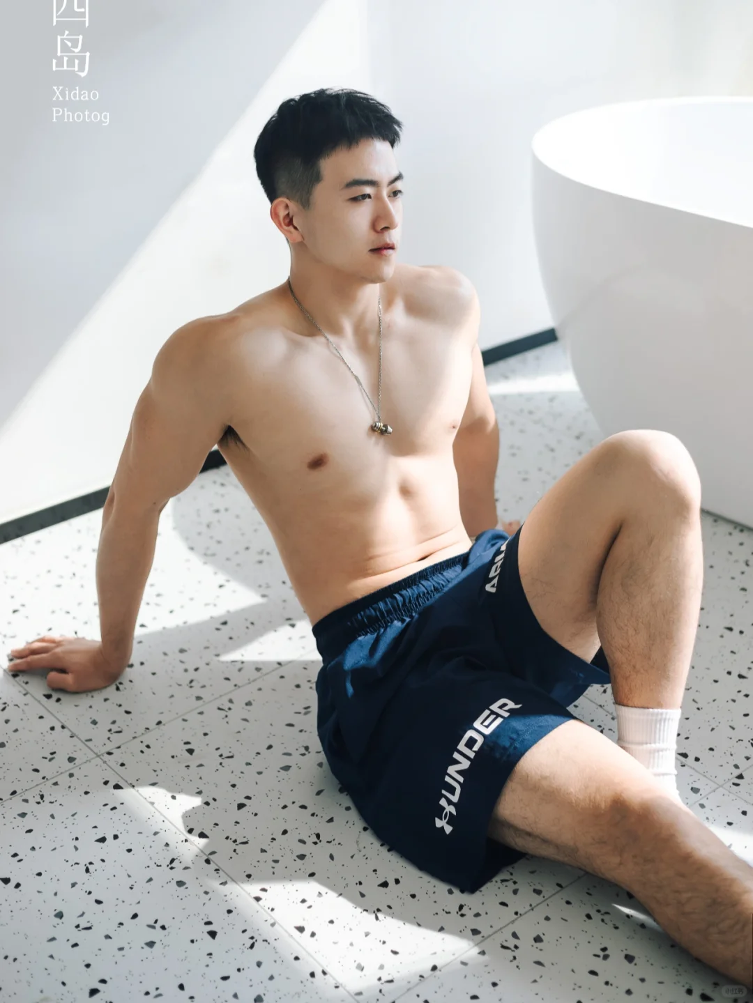 脂包肌帅哥胸肌满分，身材圆润，谁不想抱回家？