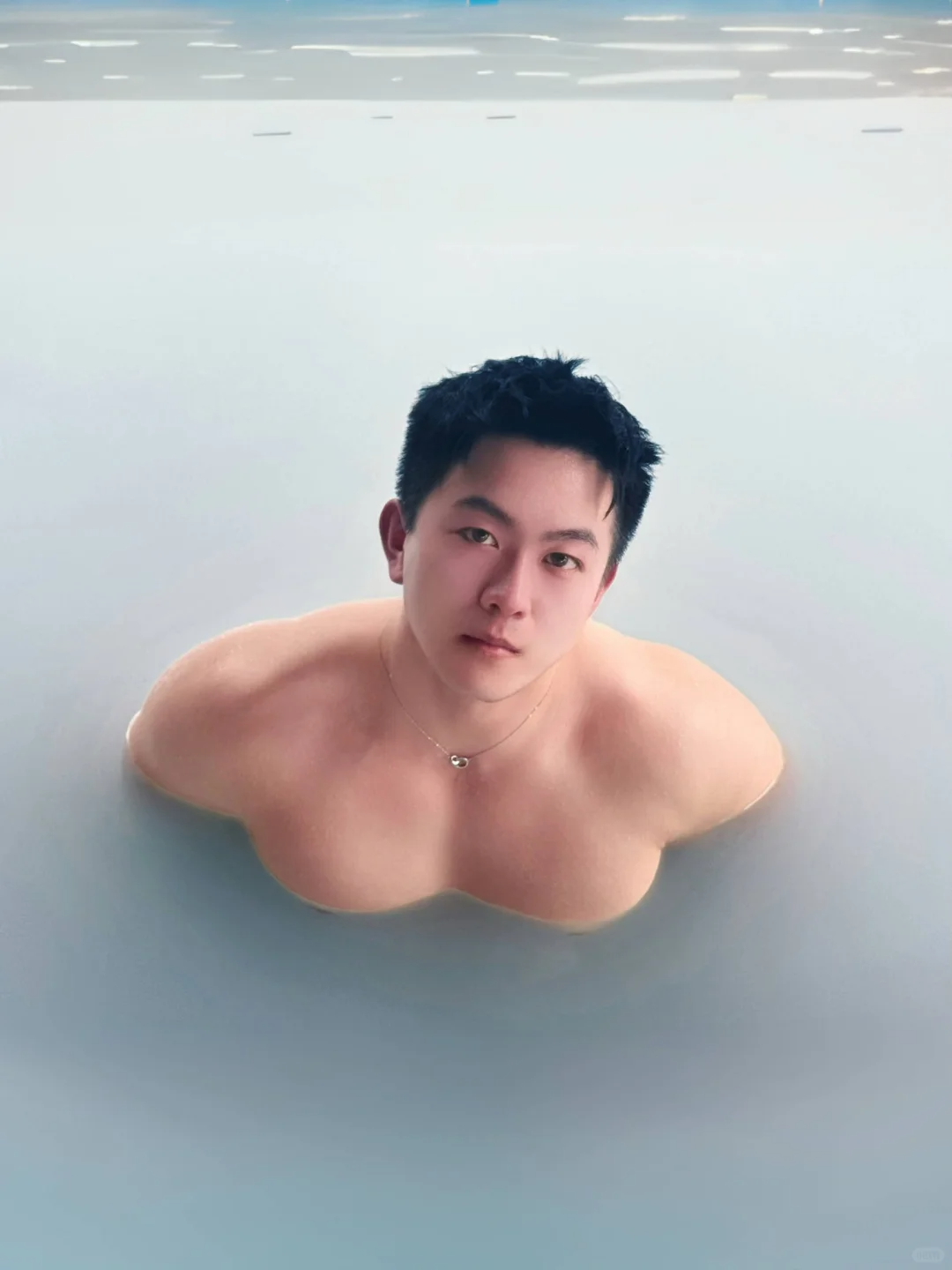 脂包肌帅哥胸肌满分，身材圆润，谁不想抱回家？