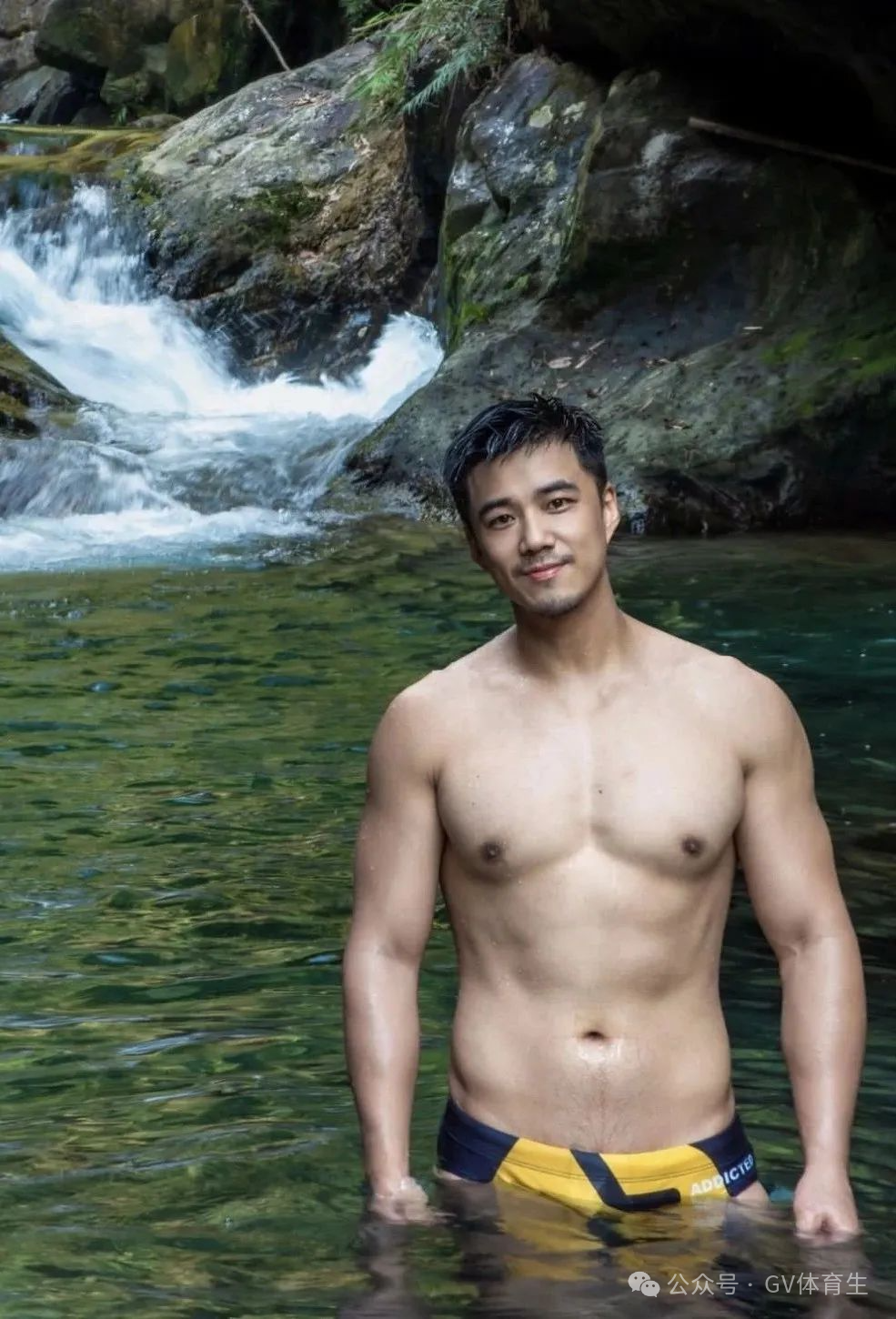 G圈40万推特网红做m视频被疯传...