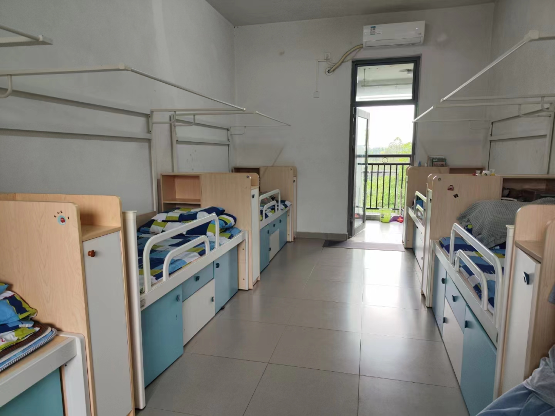 委托广州二中教育集团全权管理的区属公办完全中学