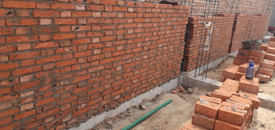 其缺点为由于顺砖与丁砖交替砌筑,影响操作速度,工效较低.