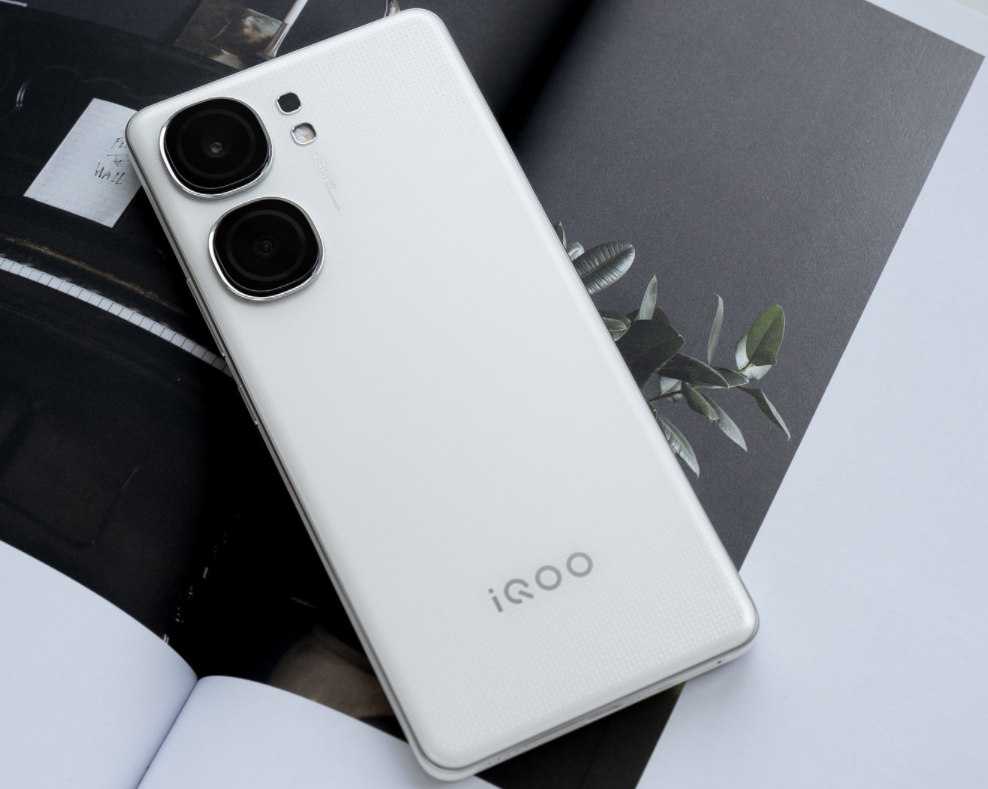 买手机建议一步到位，这4款已跌至“真香价”，性能强口碑好