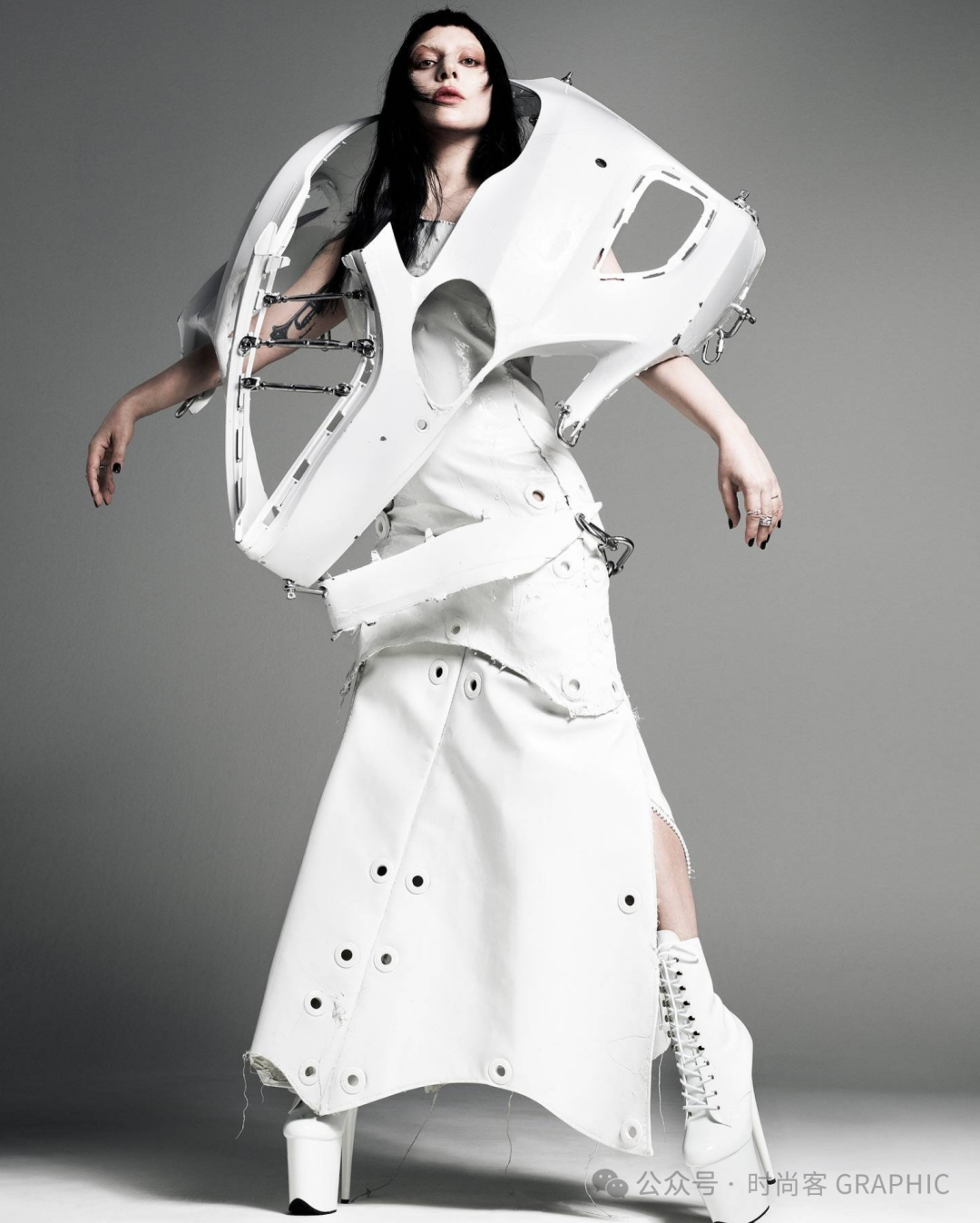 "lady gaga治好了我的身材焦虑",盘点"流量鼻祖"的奇装异服