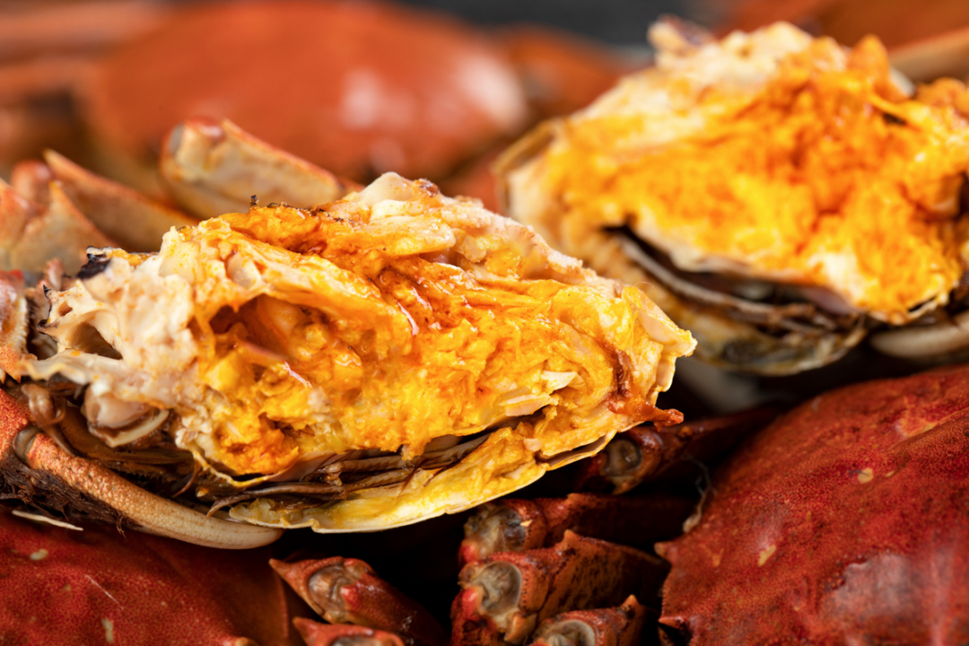 爆黄爆膏顶盖肥,鲜活大闸蟹8只限时7折起,一次吃爽!
