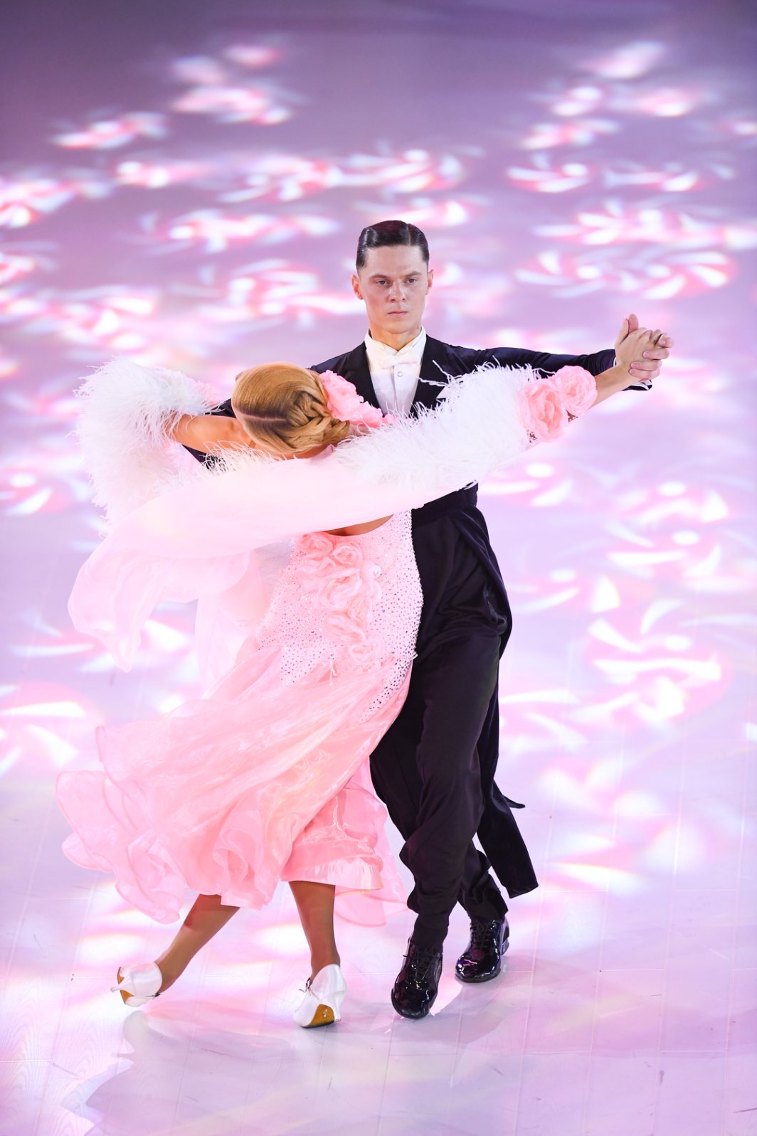 “法拉利裁判”9月回归，带您舞动成都金牛！插图3