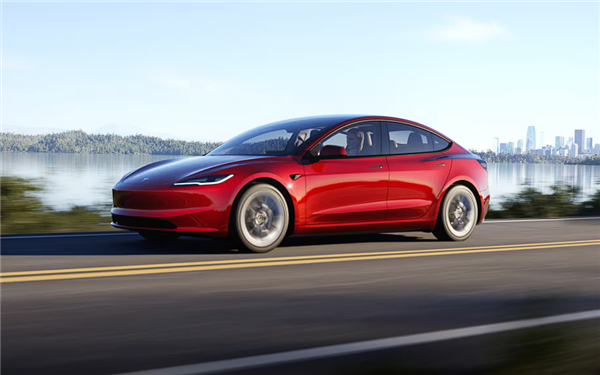 23.55万起 新款特斯拉Model 3上市：不痛不痒小升级