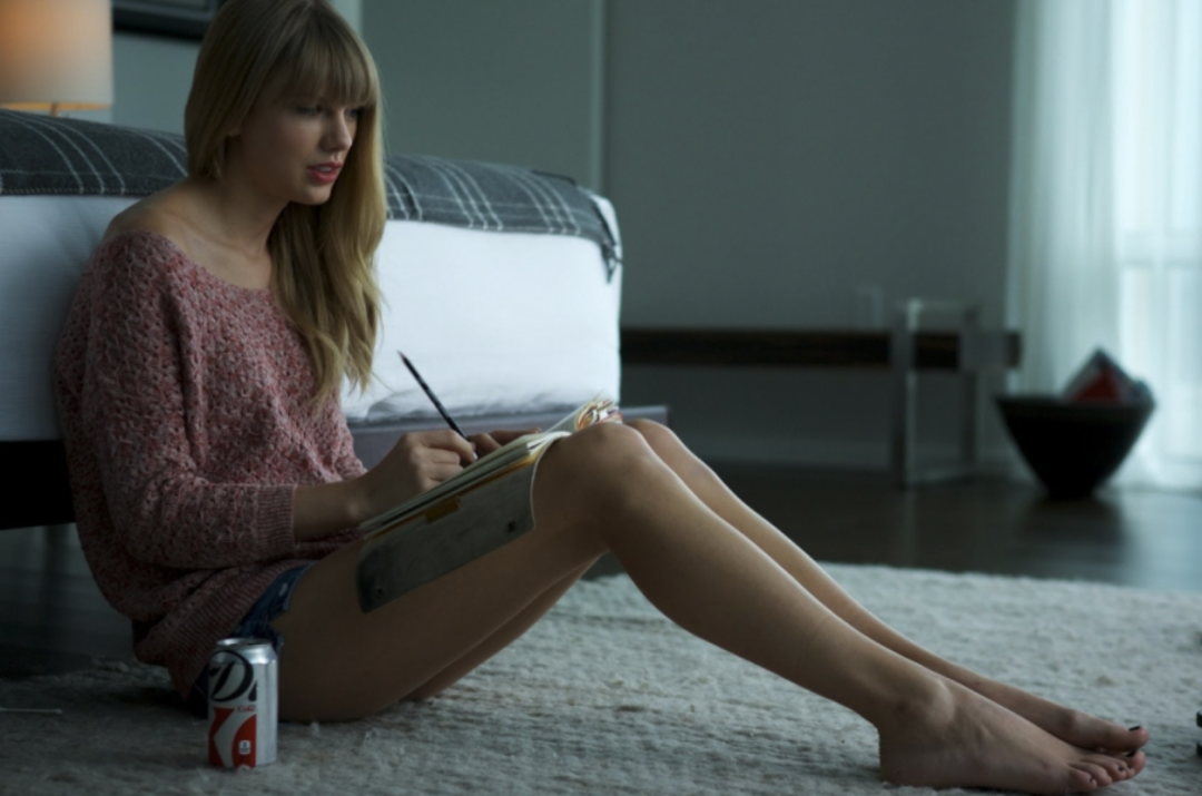 霉霉"不雅照"疯传,这部剧预判成真啊