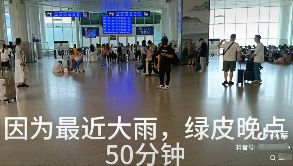 青岛某企业员工家住潍坊，每天花6小时通勤！当事人回应！