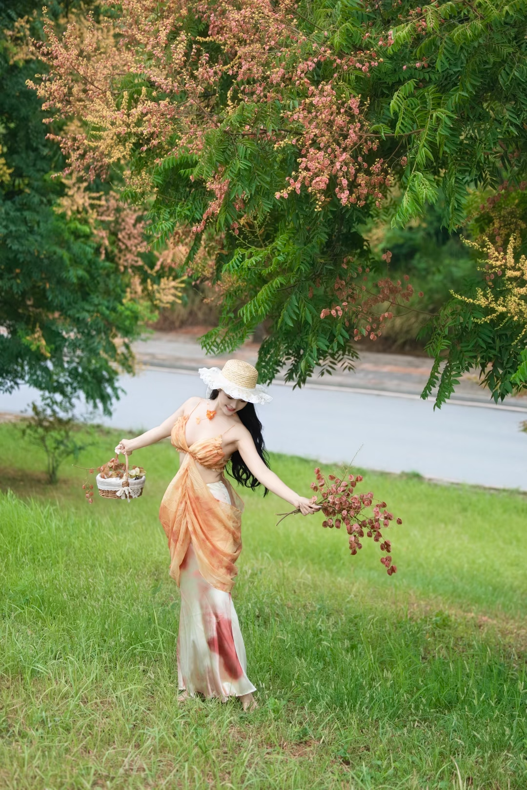 9个秋日栾树拍照姿势，温柔又出片，拍出电影感的浪漫油画大片