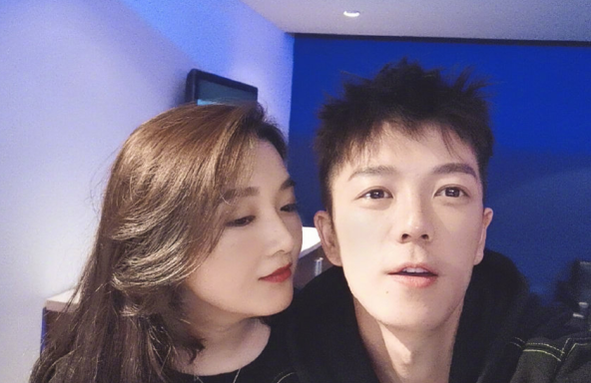 让老婆生完二胎后再找个男朋友,理由是"吴雅婷太喜欢吴彦祖,金城武