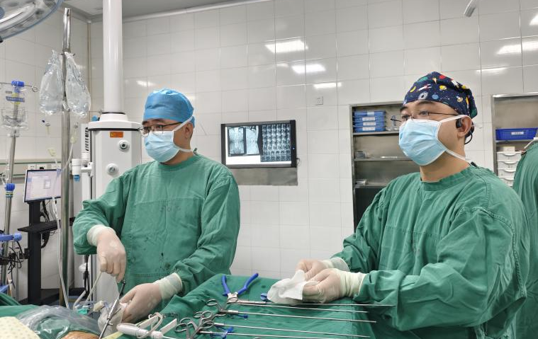 开刀孔怎么开刀优势学科｜精准 微创 高效——市二医院脊柱外科运用椎间孔镜技术，不开刀轻松解决88岁老人腰腿疼痛_https://www.jmylbn.com_新闻资讯_第3张