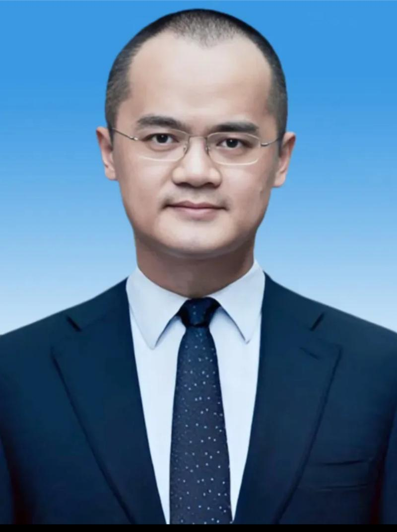 美团创始人王兴,从富二代到美团创始人,是如何打造外卖帝国