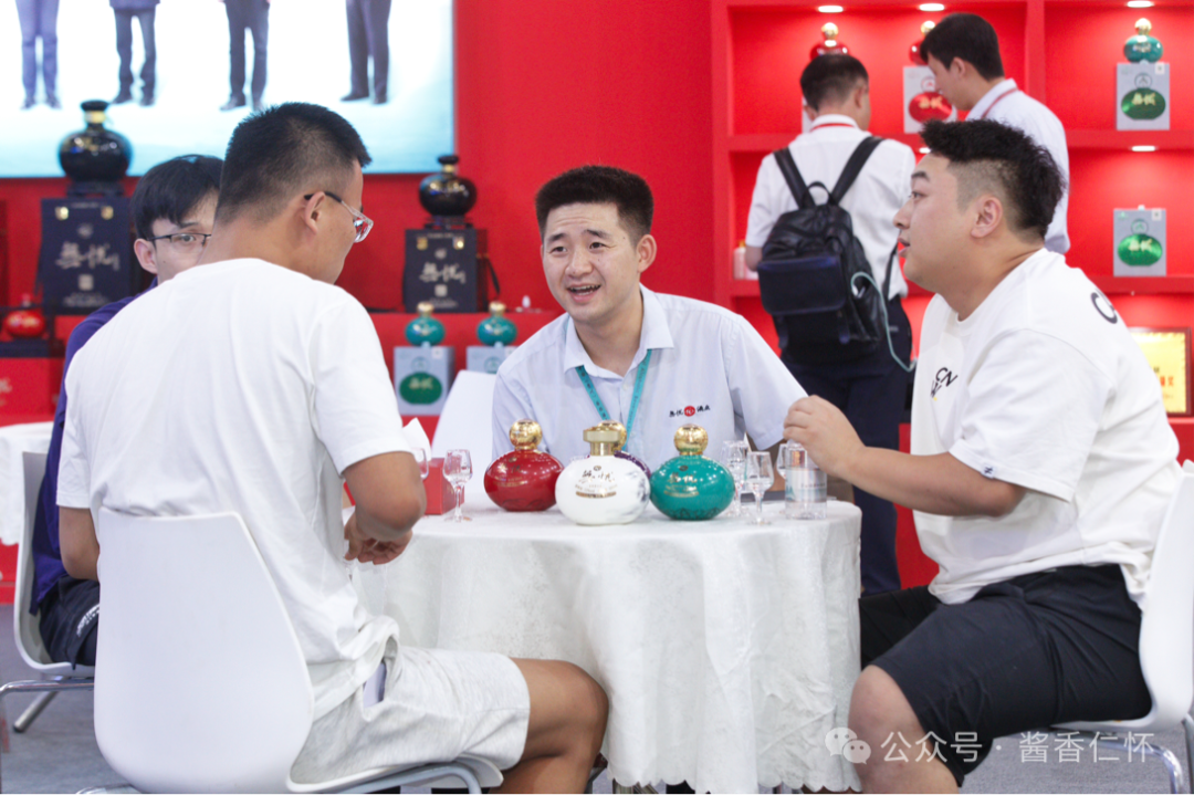 中国酱香白酒核心产区（仁怀）49家酒企集体亮相酒博会(图3)
