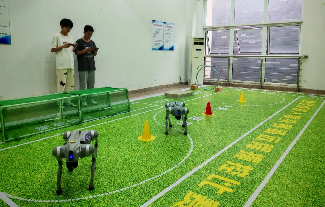 人工智能（四足机器人）实训.jpg