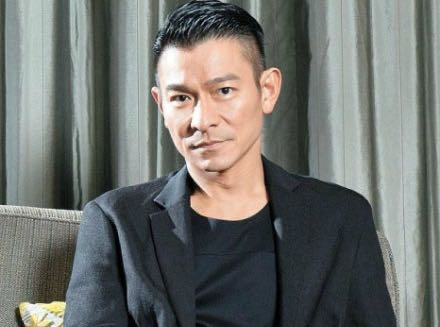 59岁刘德华误发私照后秒删，现状曝光引热议：人到中年，谈什么“脸面”（组图） - 17