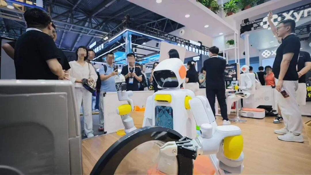 上海WAIC 2026十大趋势解读 具身智能量产与国产算力生态决胜