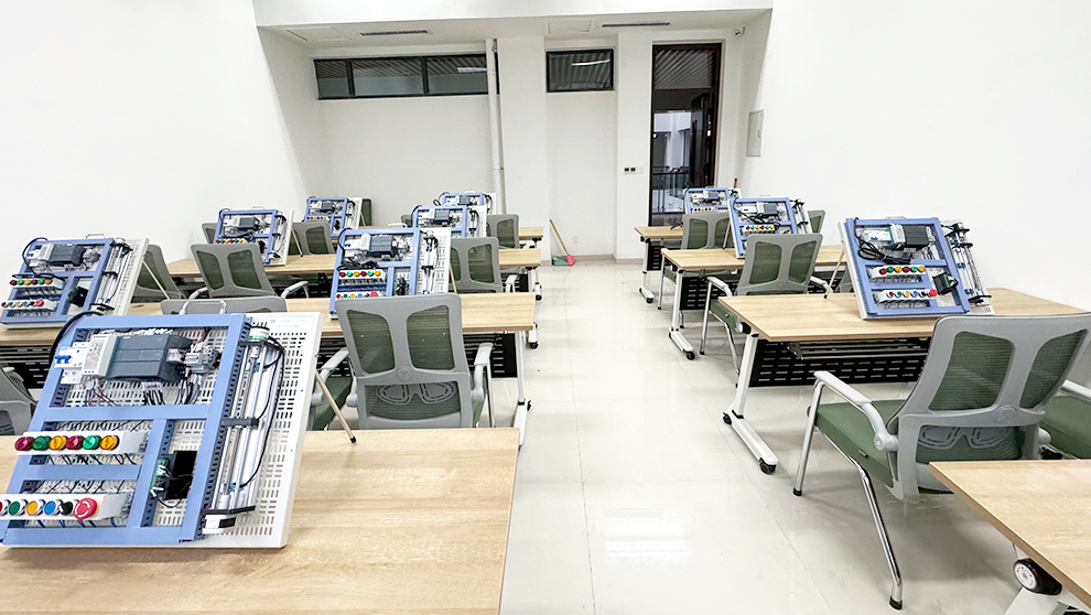 校区环境介绍|河南大学智能制造人才孵化基地