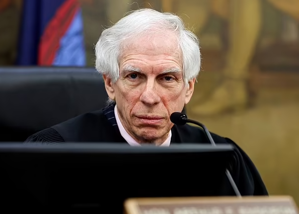 个恐怖星期一川普突然收到喜讯