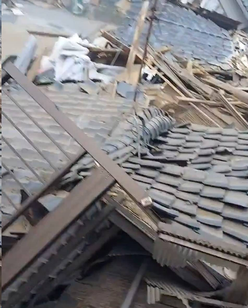 日本发生7.6级地震，引发5米高海啸！6人丧命多人受伤，逾50栋房屋倒塌，核电厂溢出放射性水（组图） - 16