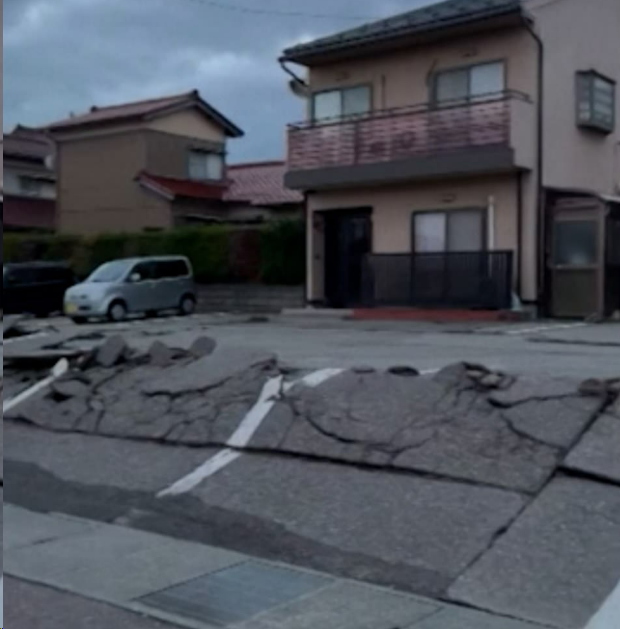 日本发生7.6级地震，引发5米高海啸！6人丧命多人受伤，逾50栋房屋倒塌，核电厂溢出放射性水（组图） - 19